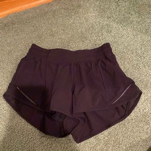 Black LULU hotty hot shorts 2.5 size 4